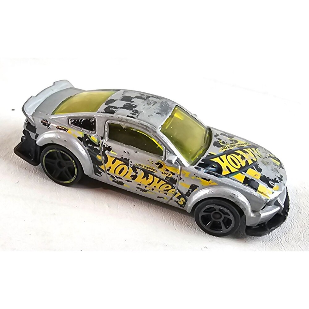 2022 Hot Wheels 2005 Ford Mustang Spoiler Alert 146/250 3/5 Silver Loose